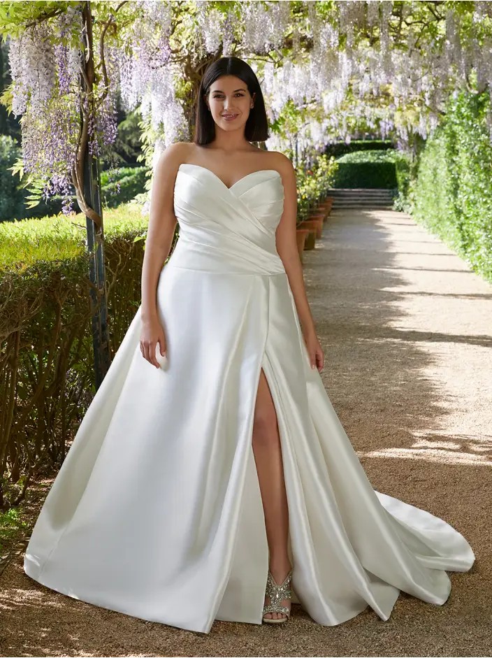 Plus-Size Trunk Show