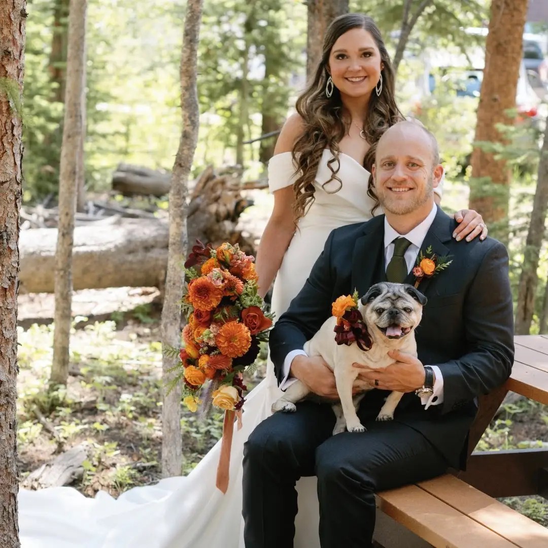 Fur-Ever in Love: Creative Ways to Include Your Pet in Your Wedding Day 🐾💍. Mobile Image